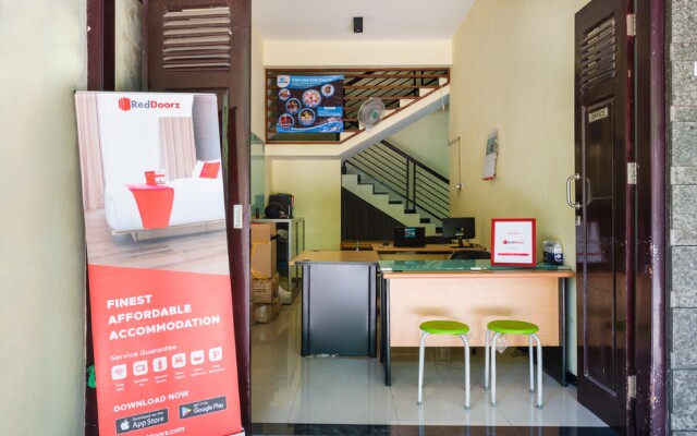 RedDoorz Syariah @ Ketintang Surabaya