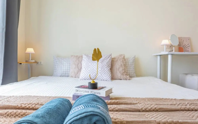 2BR 7 Mins Walk to BTS Bill Included