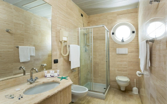 Astoria Suite Hotel
