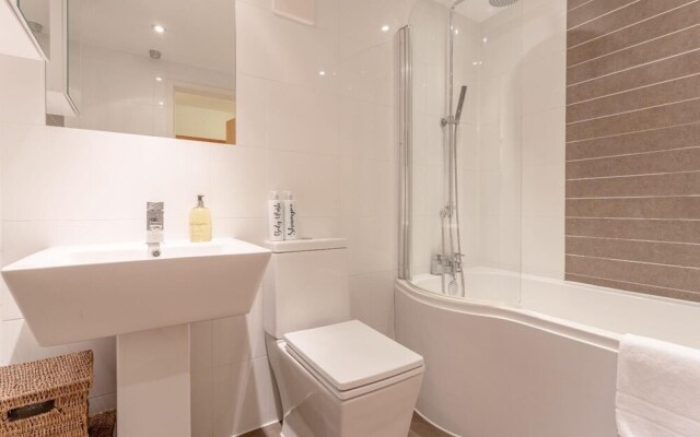 Comfortable 1 Bedroom North London Flat