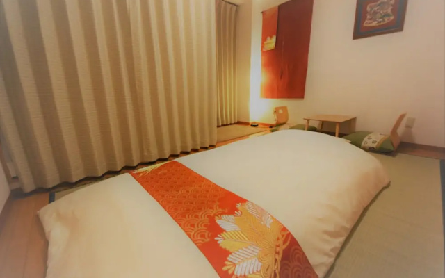 Ukishima Inn – Guest Rooms – Naha