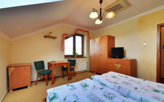 Restaurace a penzion Kamenec