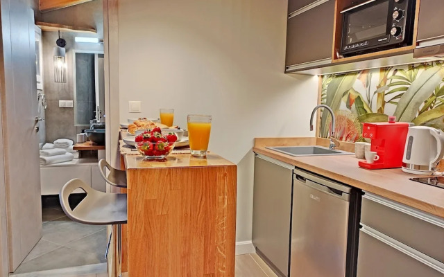 Sea & Cliff Luxury Suites byCorfuescapes
