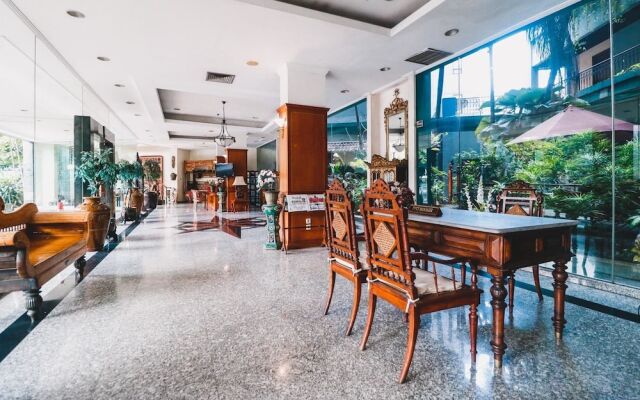 RedDoorz Plus near Monumen Nasional Jakarta