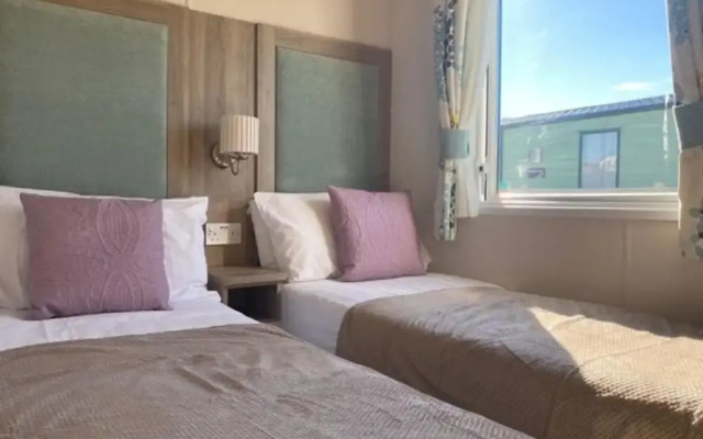 Bay View 37 Oceans Edge by PRL Lodge Hire