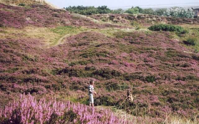 Nordic Huis Modern Retreat