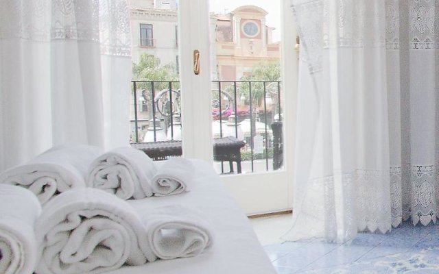 Piazza Tasso B&B