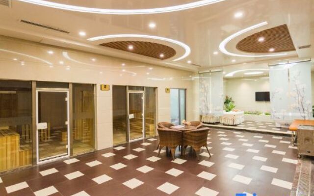 Royal Hotel