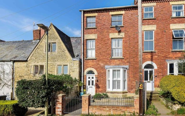 5 Bed Victorian family home in the heart of Stroud