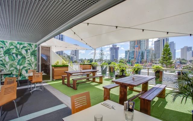 Hotel Apartments on 22 View Avenue, Surfers Paradise