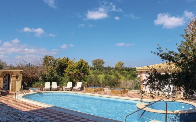 Nice Home in Koroni with Hot Tub, WiFi, Outdoor Swimming Pool