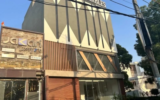 Qotel Hotel Church House Rohini Sector 15