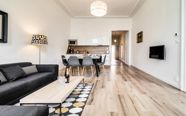 Charles Bridge - 3 bedroom Apartment - Old Town