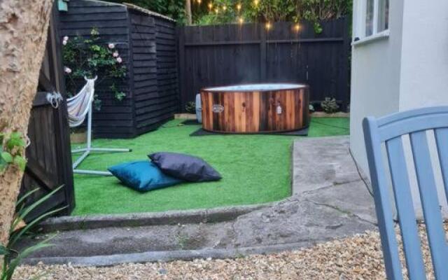 The Annexe at Tenniside • Private Garden • Hot Tub