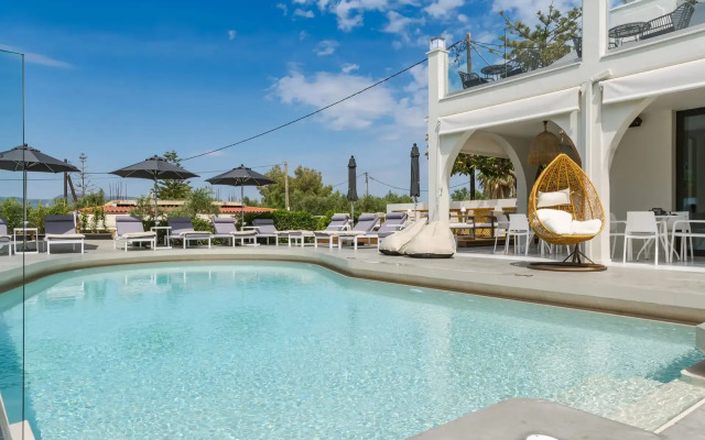 Nikon Boutique Hotel