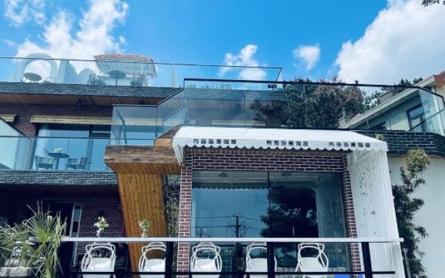 Qingdao has sea view villa hotel