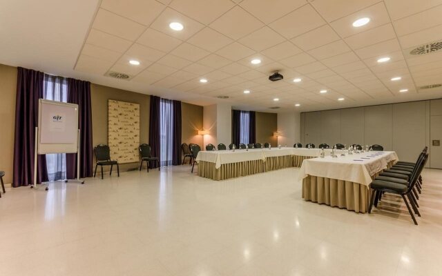 Hotel YIT Vía Sevilla Mairena