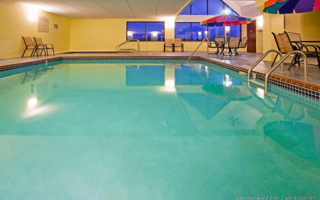 Holiday Inn Express Minneapolis/Coon Rapids/Blaine by IHG