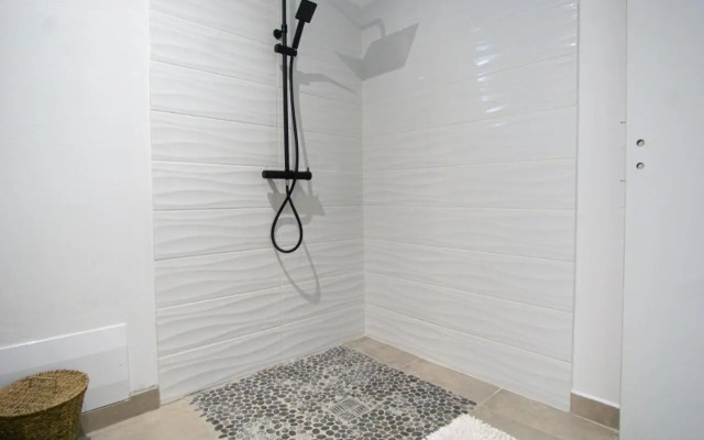 Résidence ZEN & CALM immense HAUT DE VILLA F4 avec piscine