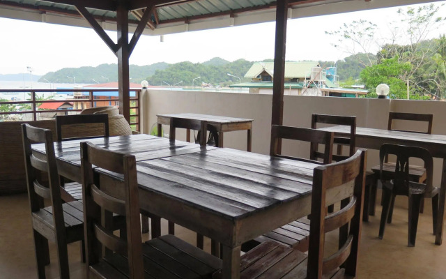 Dayunan El Nido Tourist Inn