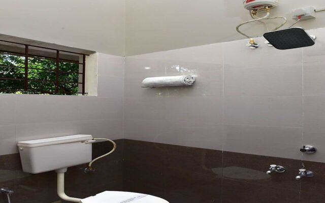 OYO 9118 Saravana Inn
