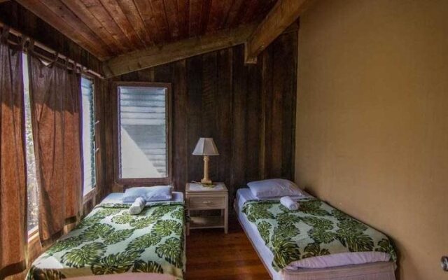 Backpackers Vacation Inn and Plantation Village