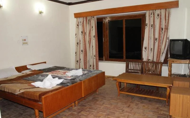 Hotel Nirvana Palace