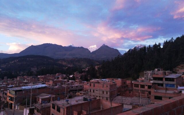 Artesonraju Hostel Huaraz