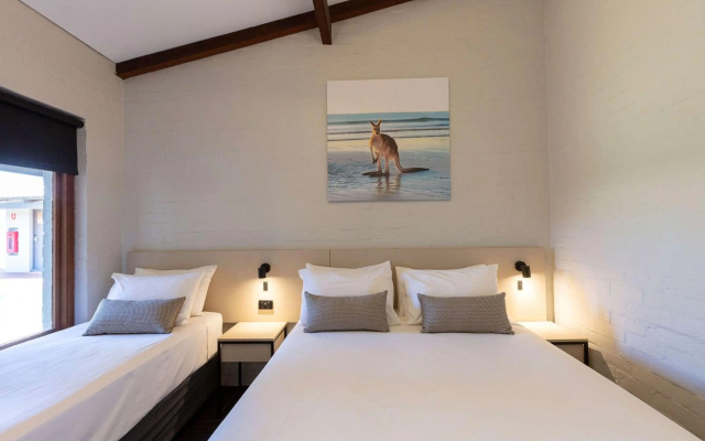 Nightcap at Wintersun Hotel – Guest Rooms – Geraldton