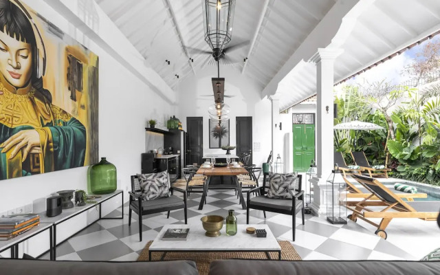 Villa Nago