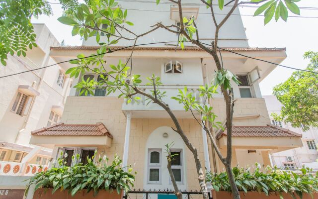 OYO Hermitage Apartments Near Sri Someshwara Swami Temple