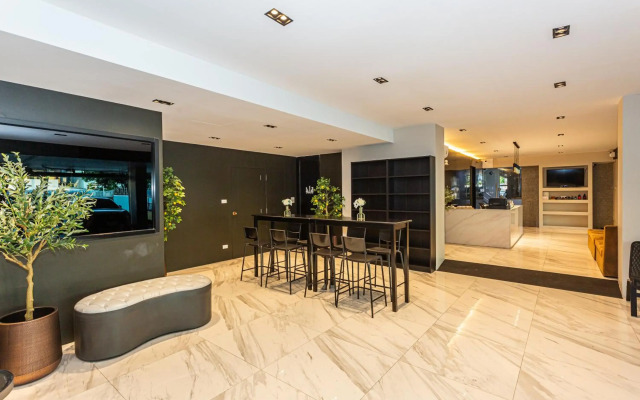 CK2 Hotel