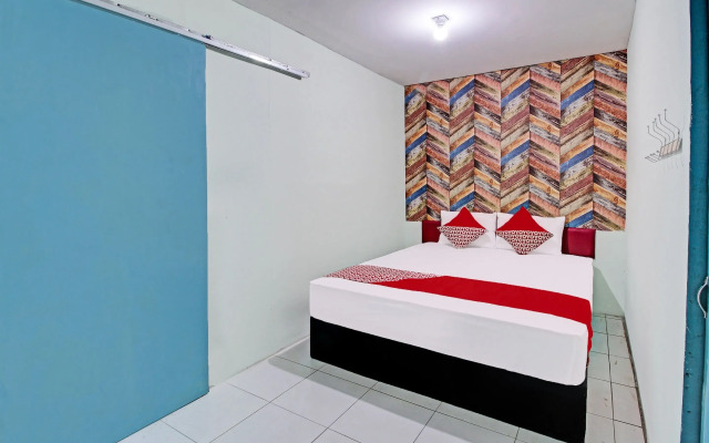 OYO Life 92032 Utama Hotel & Karaoke