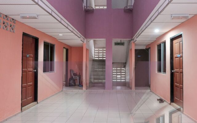 OYO 90167 Hotel Tiara