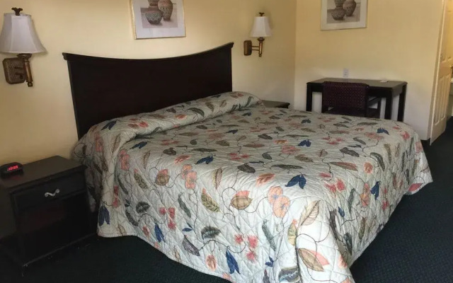 Knights Inn Independence