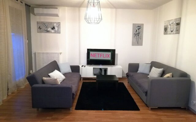 Modern Appart 75m2 - 2 rooms -parking