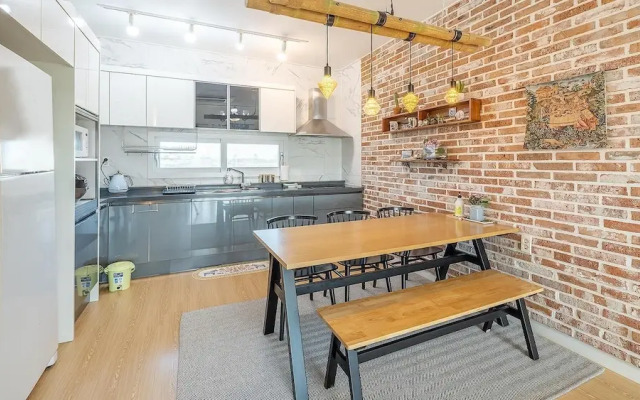 Jeju Jongdalrifeel House