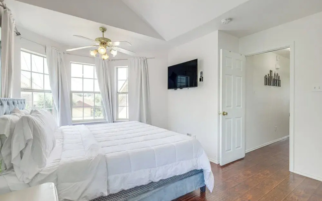 3 Mi to Dfw: Pet-friendly Euless Home