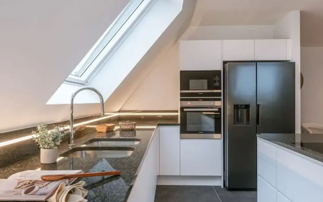 Luxurious Apartment With Parking