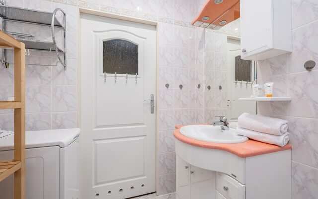 Apartment With Balcony by Renters