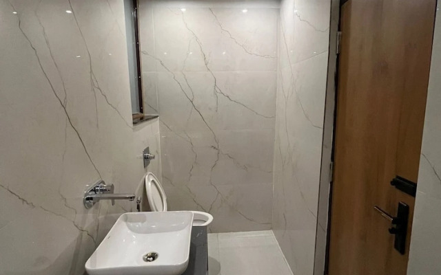 OYO 26773 Hotel Satyam Inn