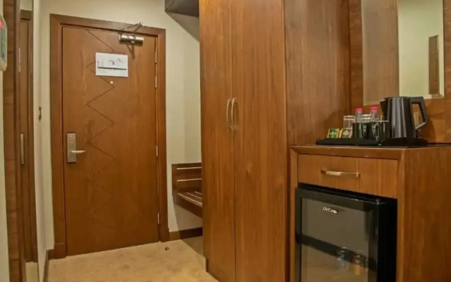 Dancenter Emerald Near Jeddah Corniche