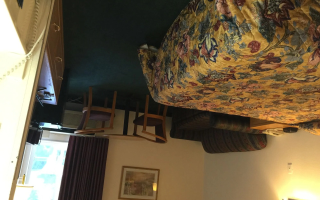 Economy Inn