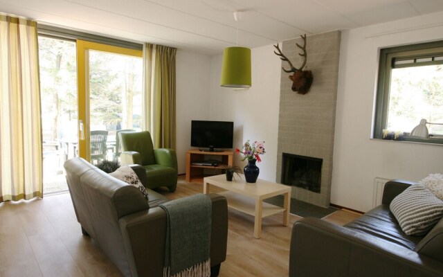 Well-kept Bungalow With a Fireplace in the Veluwe