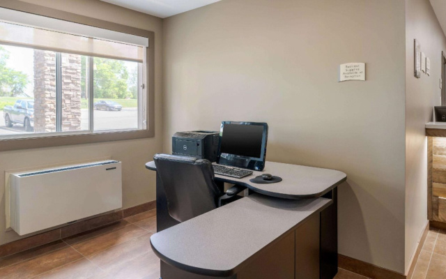Quality Inn & Suites Bathurst