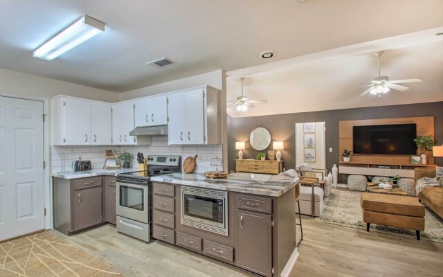 Cozy-modern Pensacola Home: Large Yard, Grill