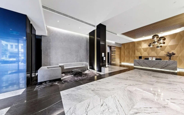 Stylish & Modern 2BR Apt Near Victoria Market – Lobby – Melbourne