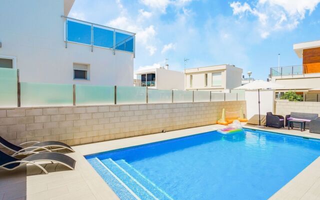 Splendid Villa in Gran Alacant with Private Swimming Pool