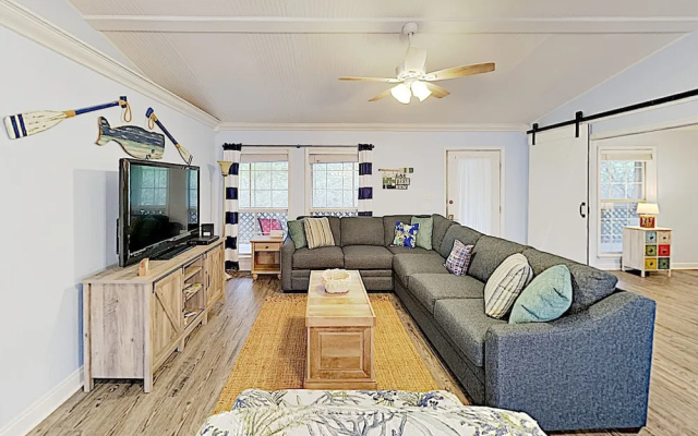 813 Cabana Beach House by RedAwning