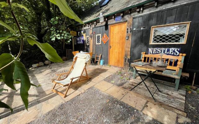 Remarkable Boultons Barn With hot tub